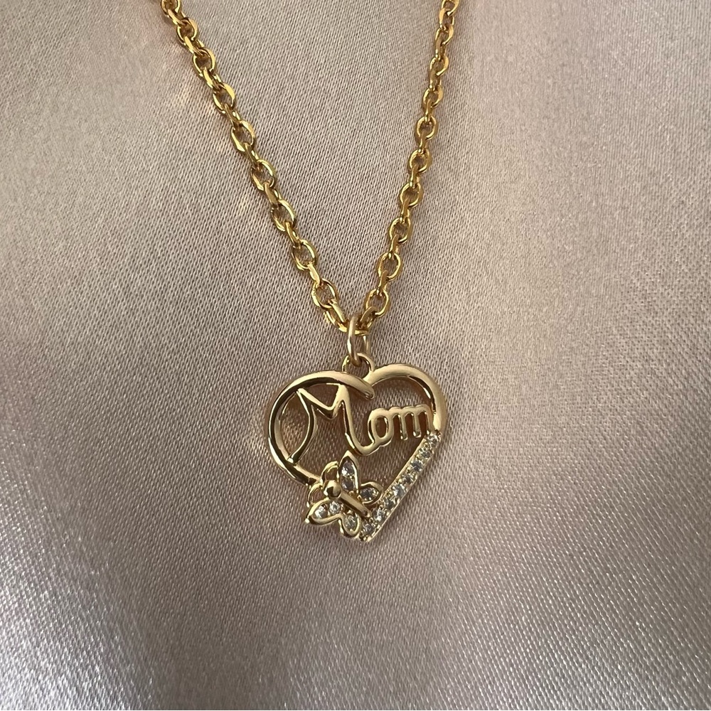 Gold-Filled Mom Pendant Necklace Mothers’ Day Gift
